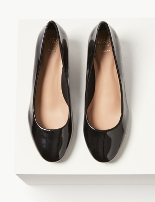 wide fit block heel court shoes