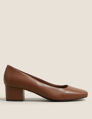 Round toe clearance court shoes