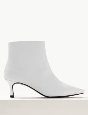 White boots hot sale wide fit