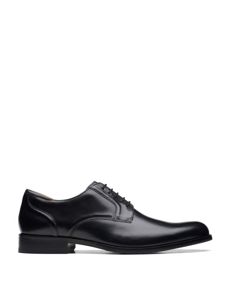 Clarks brogues wide fit 2025