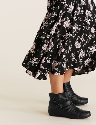 M and s store wide fit boots