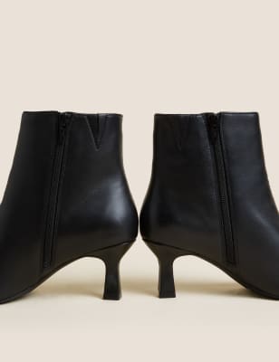 Black kitten shop heel shoe boots