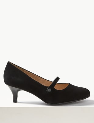 cream court shoes wide fitting