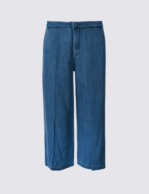 Cropped flare jeans in blue denim and responsible cotton Trousers