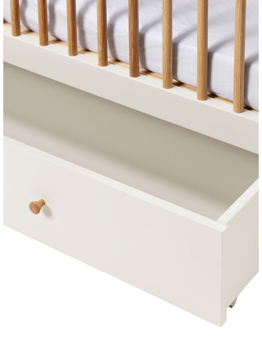 Winchester Cot Bed - Cream 4 of 5