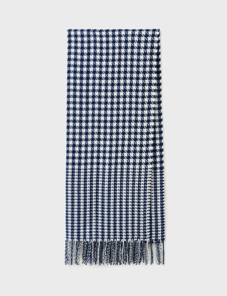 Woven Dogtooth Fringed Scarf 2 of 4