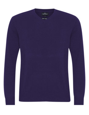 XS Luxury Wool Rich V-Neck Jumper with Cashmere Image 2 of 4