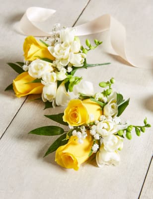 Yellow rose corsage clearance