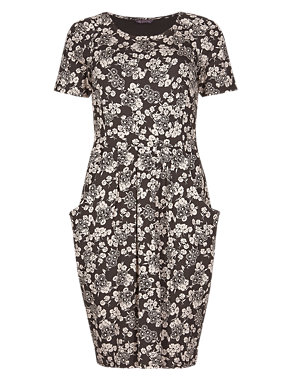 Zipped Pockets Floral Shift Dress Image 2 of 4